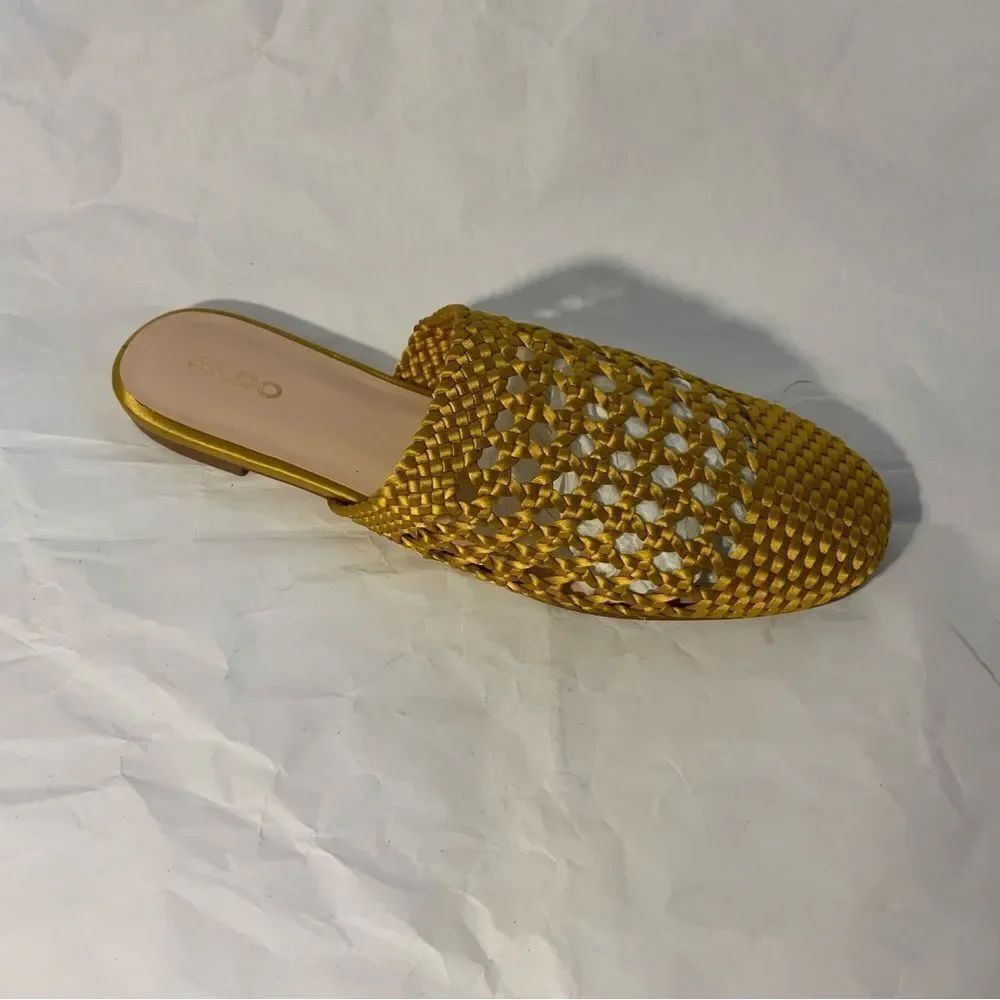 New ALDO Areide Womens Size 9 Yellow Satin Cane Weave Flat Mules Slide Euro 40